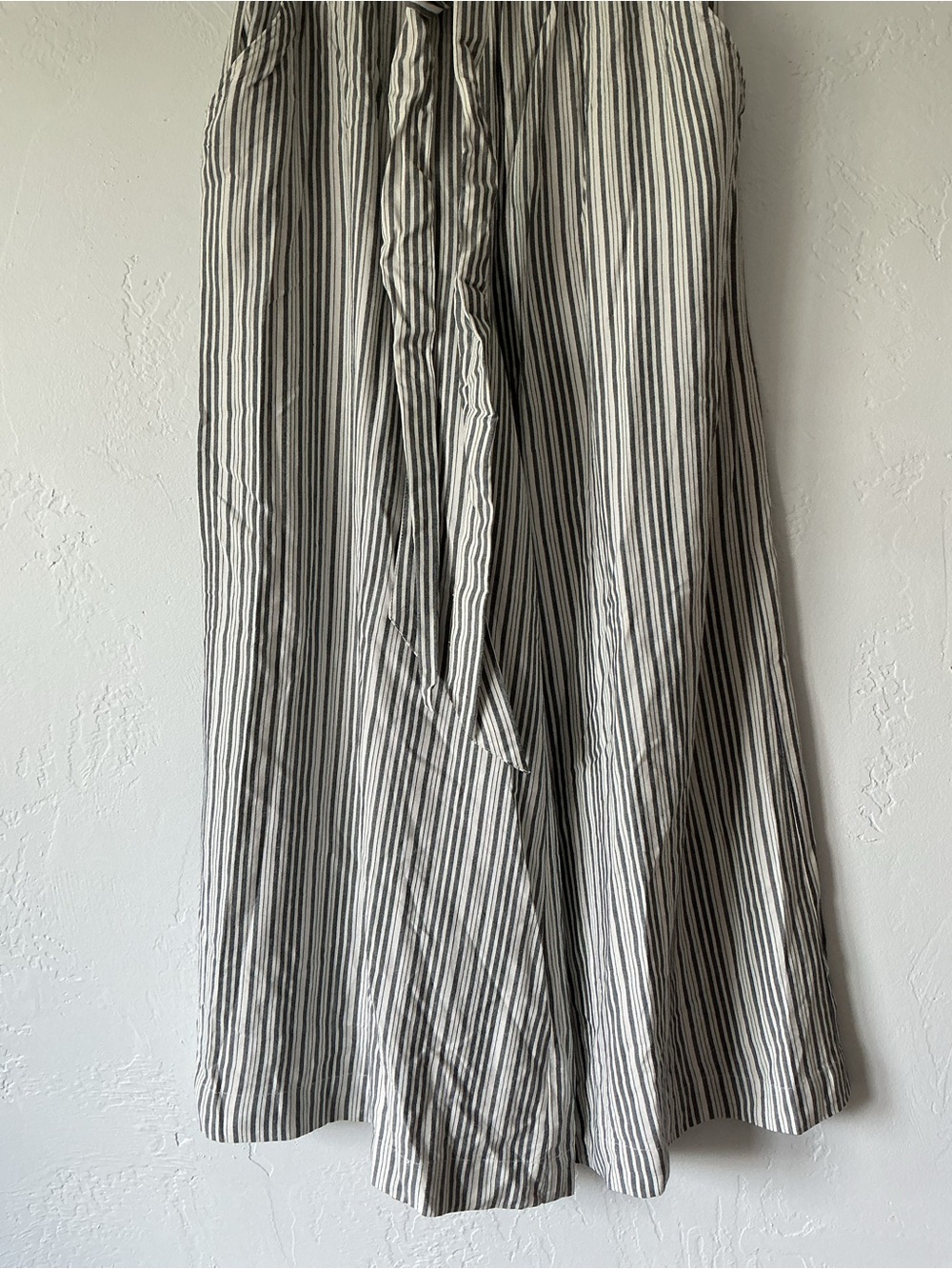 American Eagle Outfitters Wide Leg Black and White Striped Drawstring Pants - Picture 4 of 9